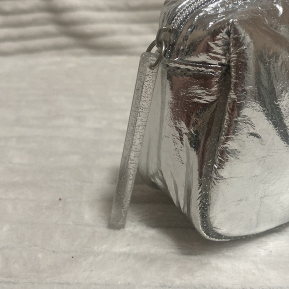 FREE GIFT WITH 1ST PURCHASE IN SHOW - Picture 5 of 5